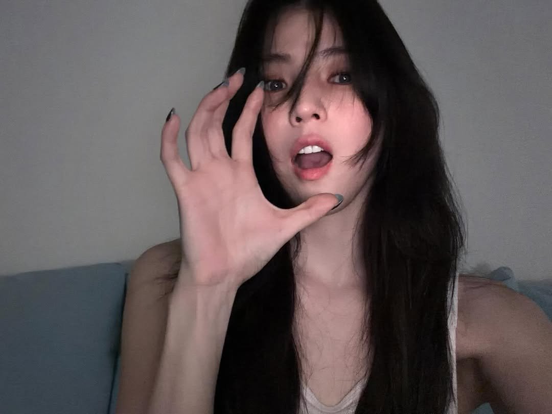 Photo by 한소희 on December 31, 2025. May be an image of one or more people, hair and text.