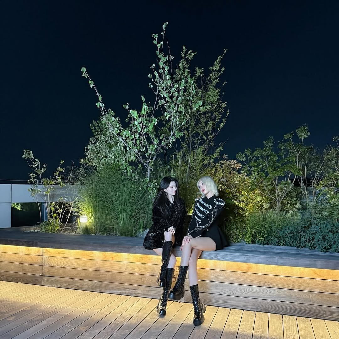 Photo shared by 한소희 on August 26, 2025 tagging @somsomi0309.