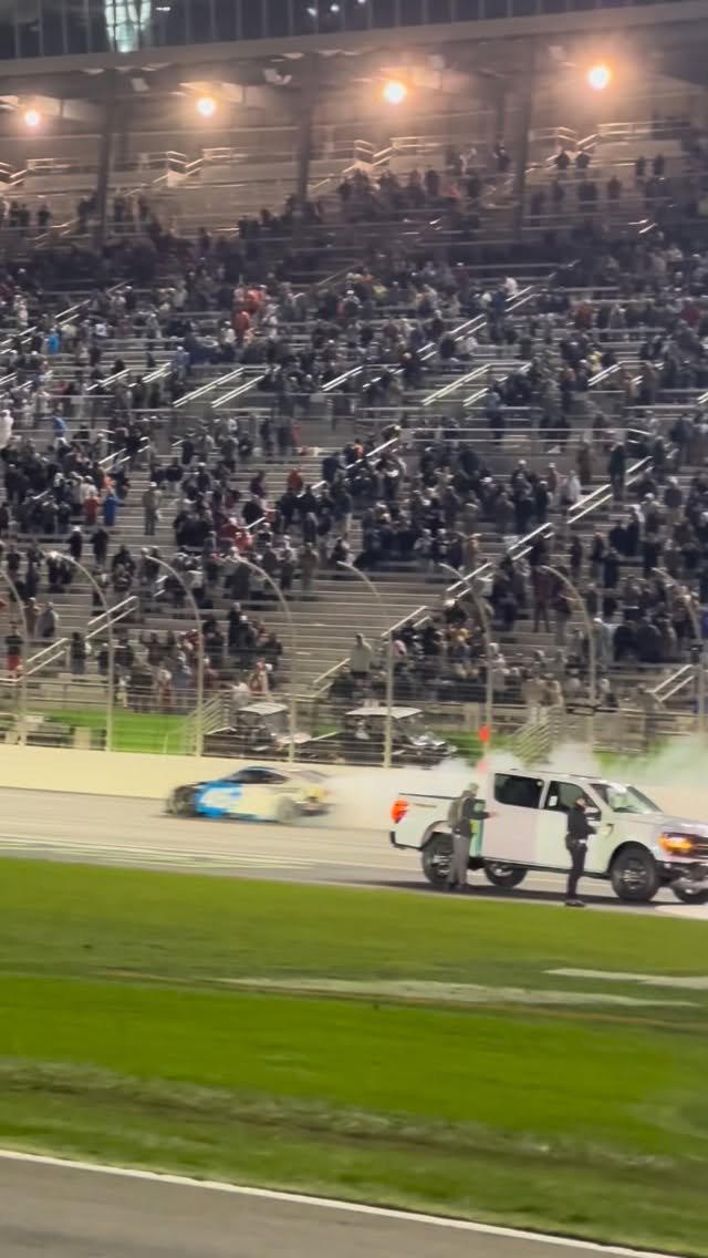 xfinityracing 게시물 이미지: Spin & win!

@tyler_reddick goes back-to-back...