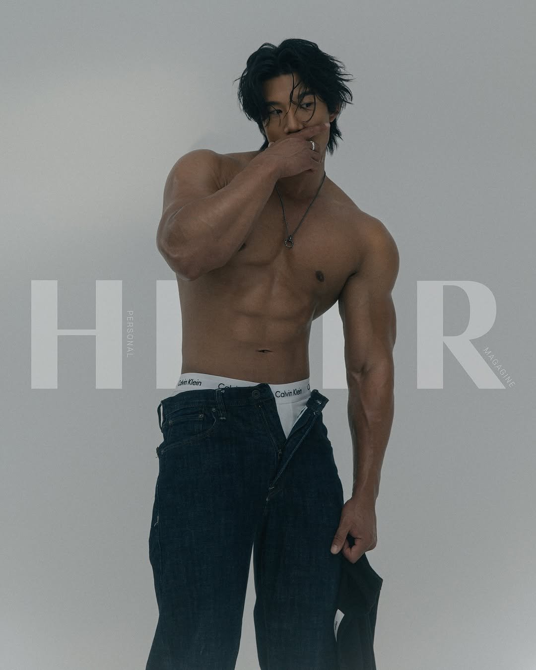 Photo shared by 손제원 on September 11, 2025 tagging @makeup_hiver, and @studio_hiver. May be an image of 1 person, biceps, body building, sweatpants and text.