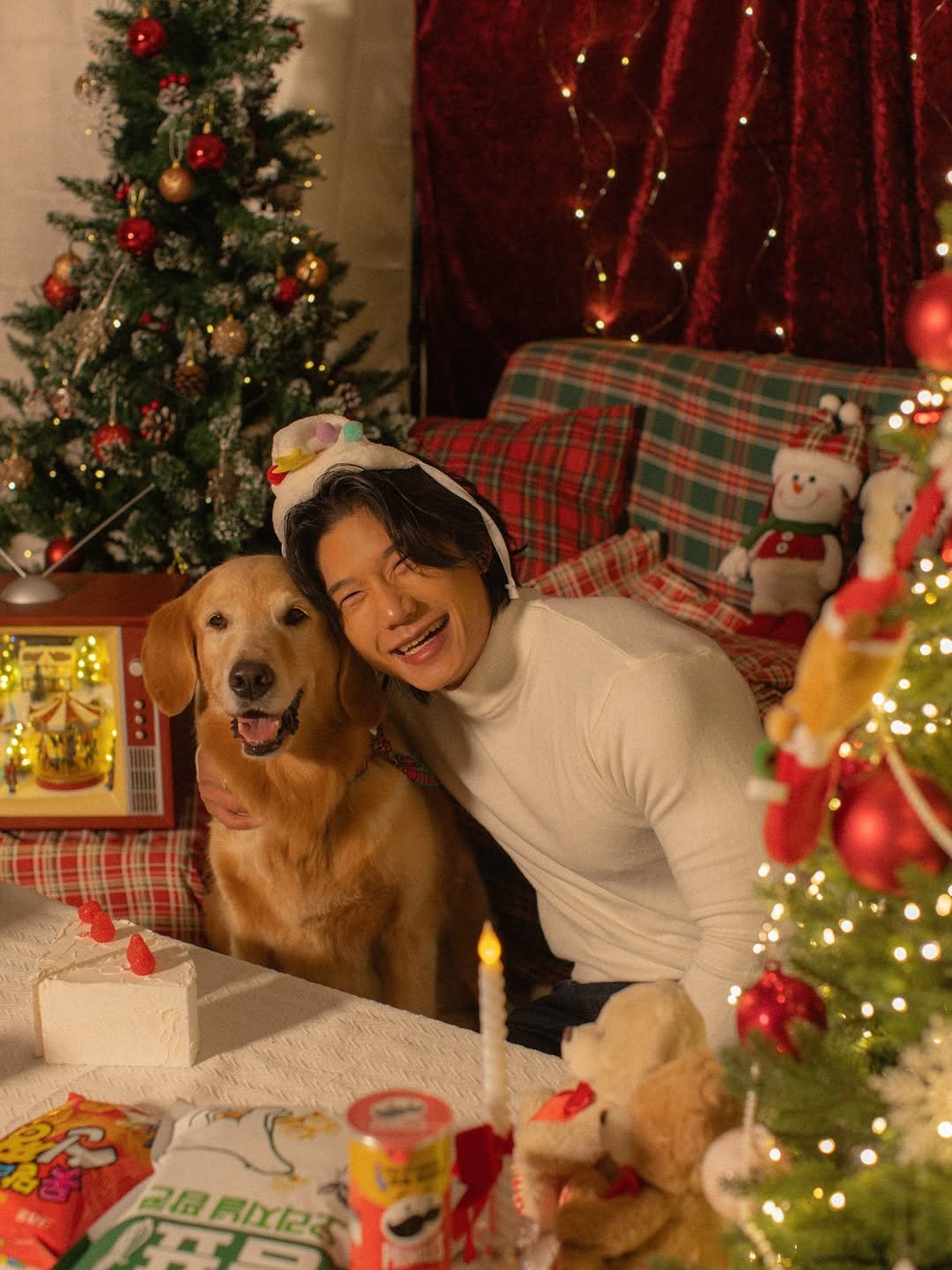 Photo shared by 손제원 on November 27, 2025 tagging @bboggo__photo. May be an image of golden retriever.