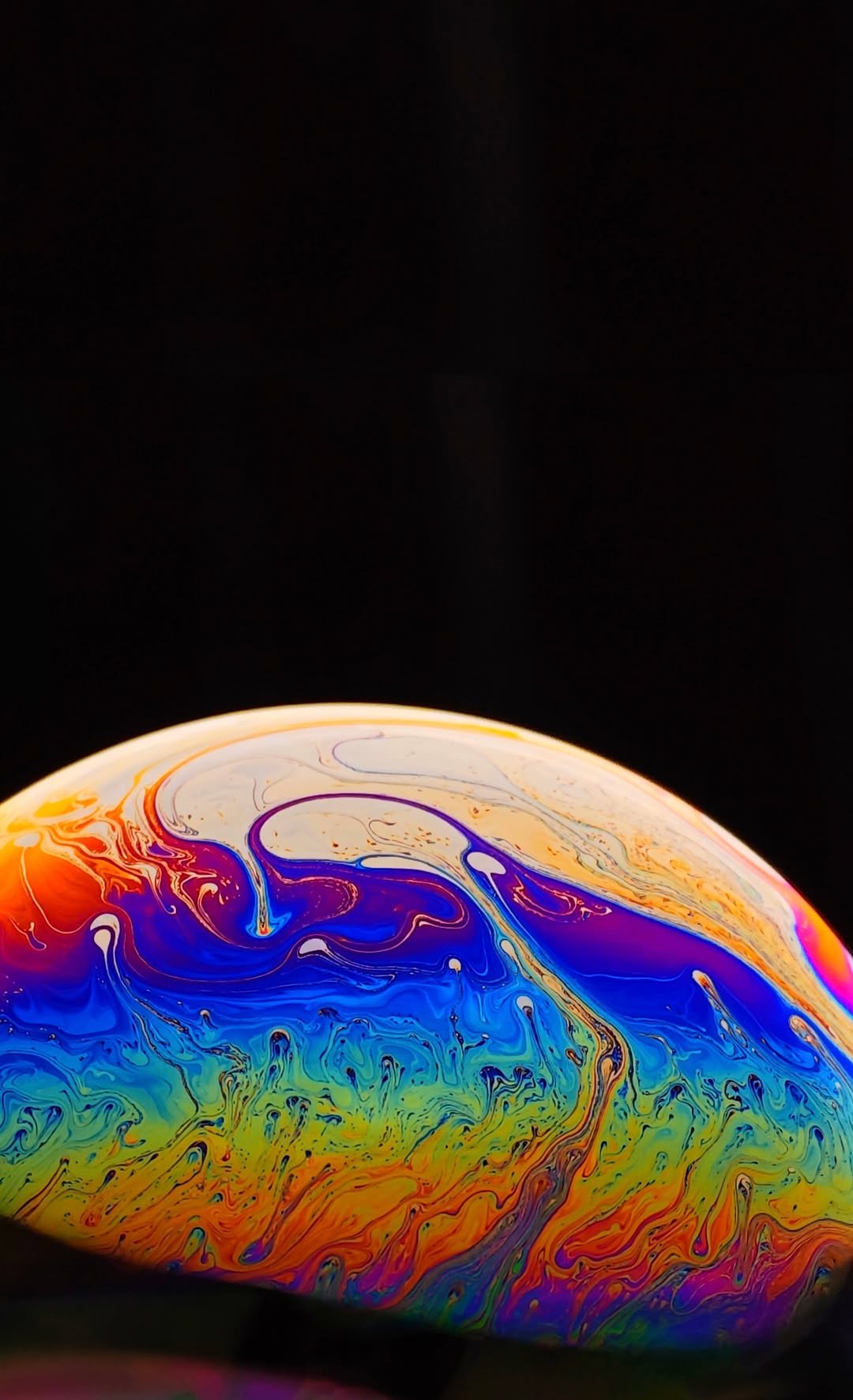 xiaomi.global 게시물 이미지: There's a moonshot hidden inside your #Xiaomi17Ultra. 🌕
