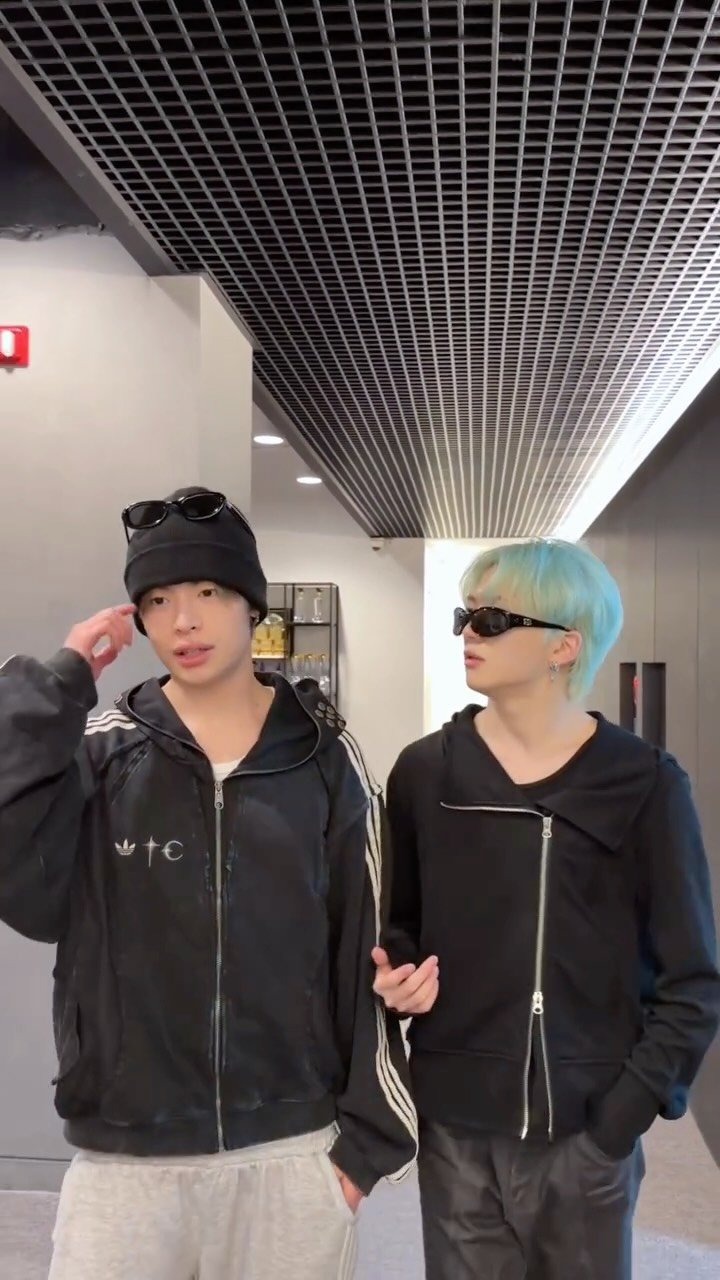 xikers_official 게시물 이미지: 요즘 들을 만한 노래 없나…

#xikers #xikers_unit #싸이커스 #DELULU