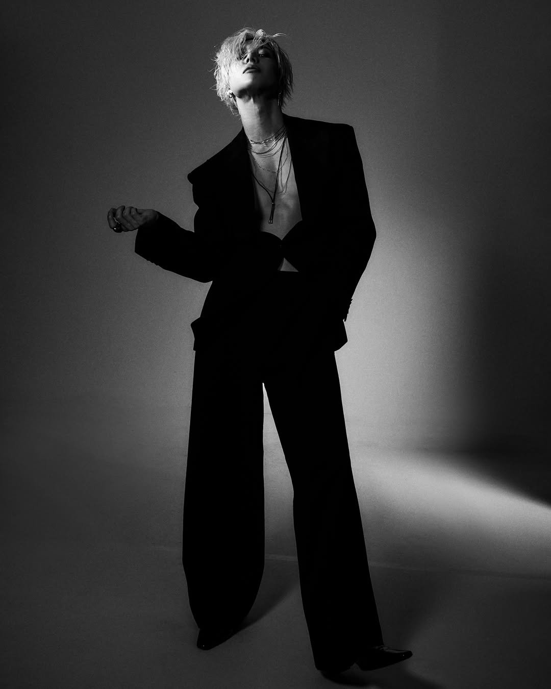 xoalsox 게시물 이미지: @ysl
@anthonyvaccarello
@damon_baker