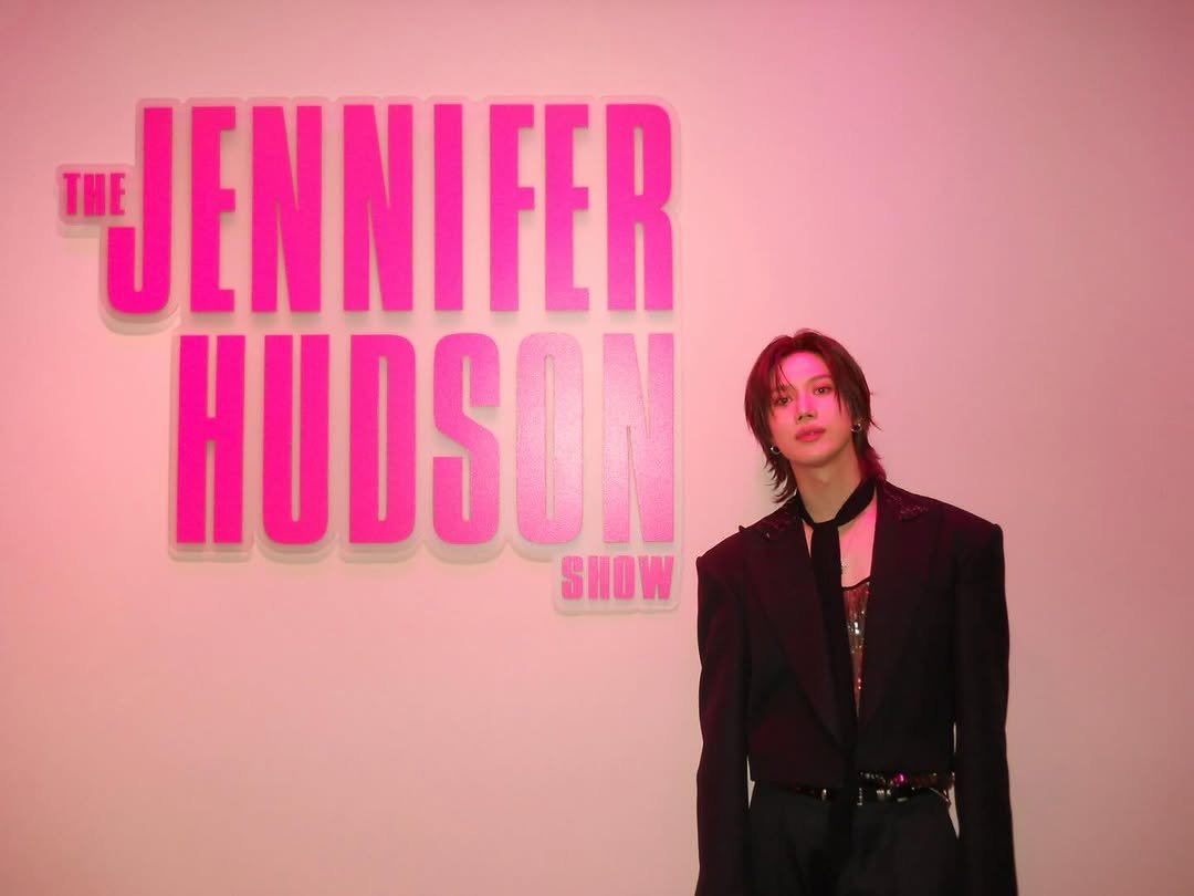 Photo by TAEMIN on April 01, 2026. May be an image of suit, poster and text that says '"JENNIFER HUDSON SHOW'.