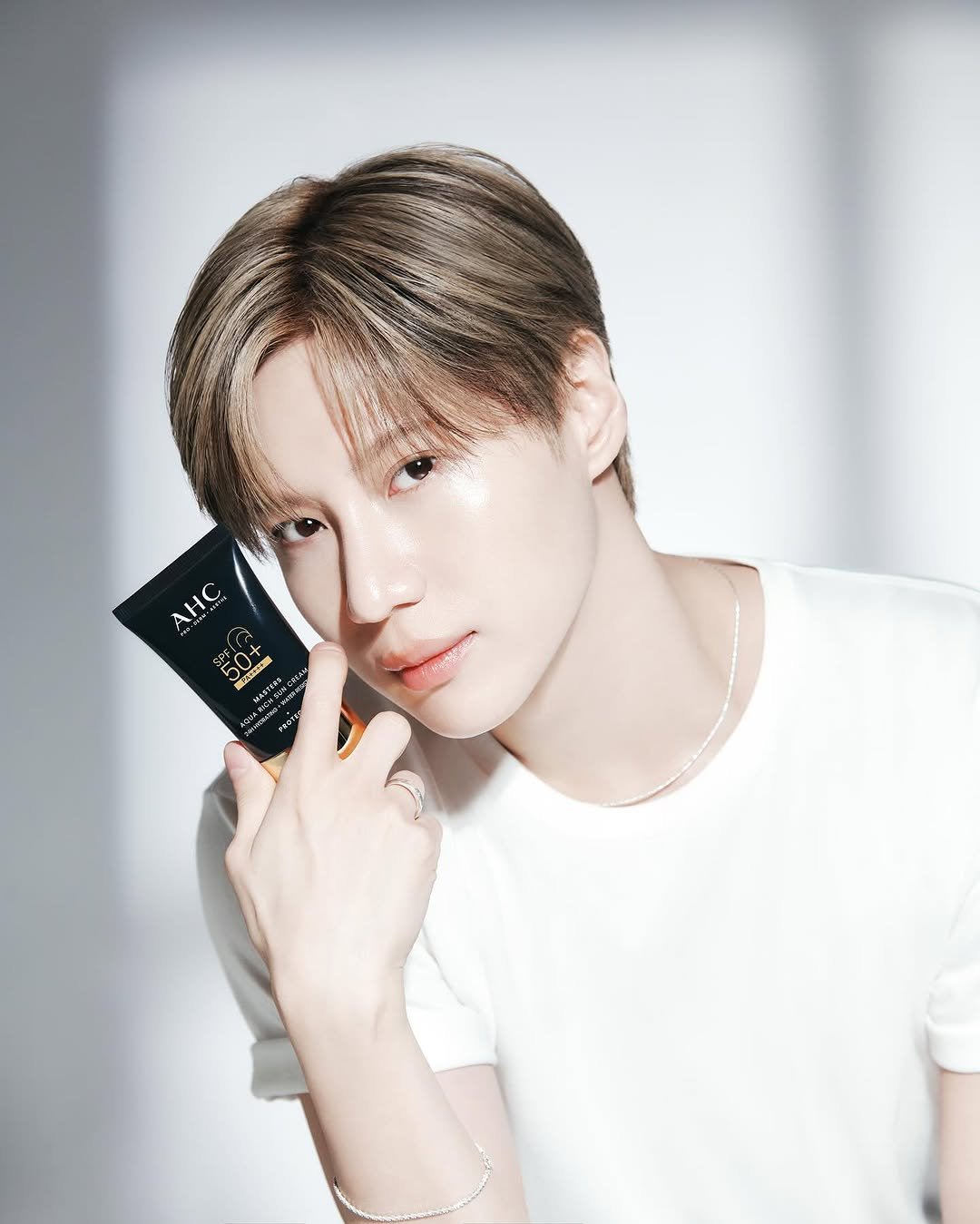 Photo shared by TAEMIN on March 17, 2025 tagging @ahc.official.