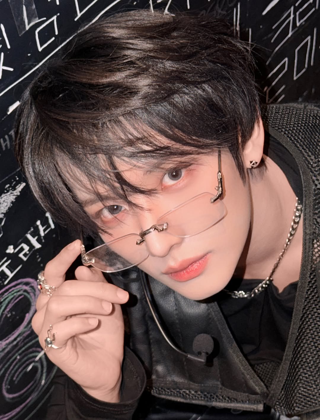 xodiacofficial 게시물 이미지: ⟡.·✮🖤

#XODIAC #소디엑 
#SING #씽 #シン