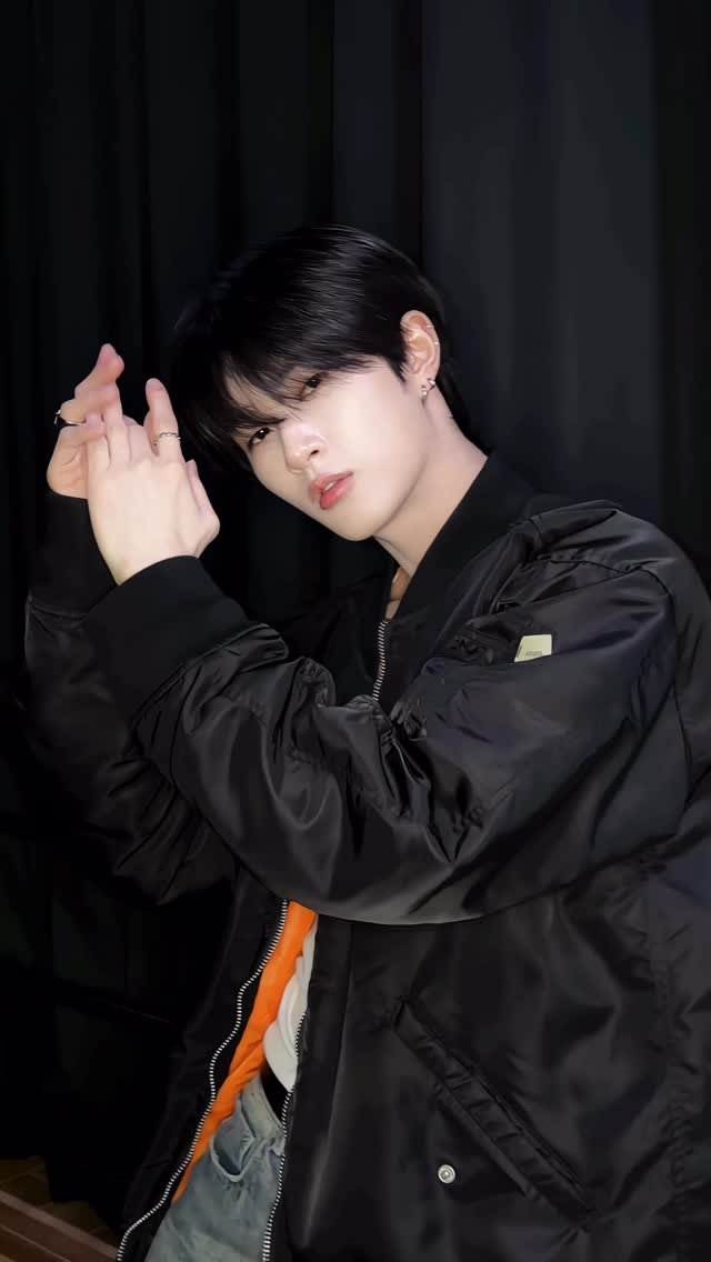 xodiacofficial 게시물 이미지: Low🫵🏻🖤

#XODIAC #소디엑
#LEO #리오