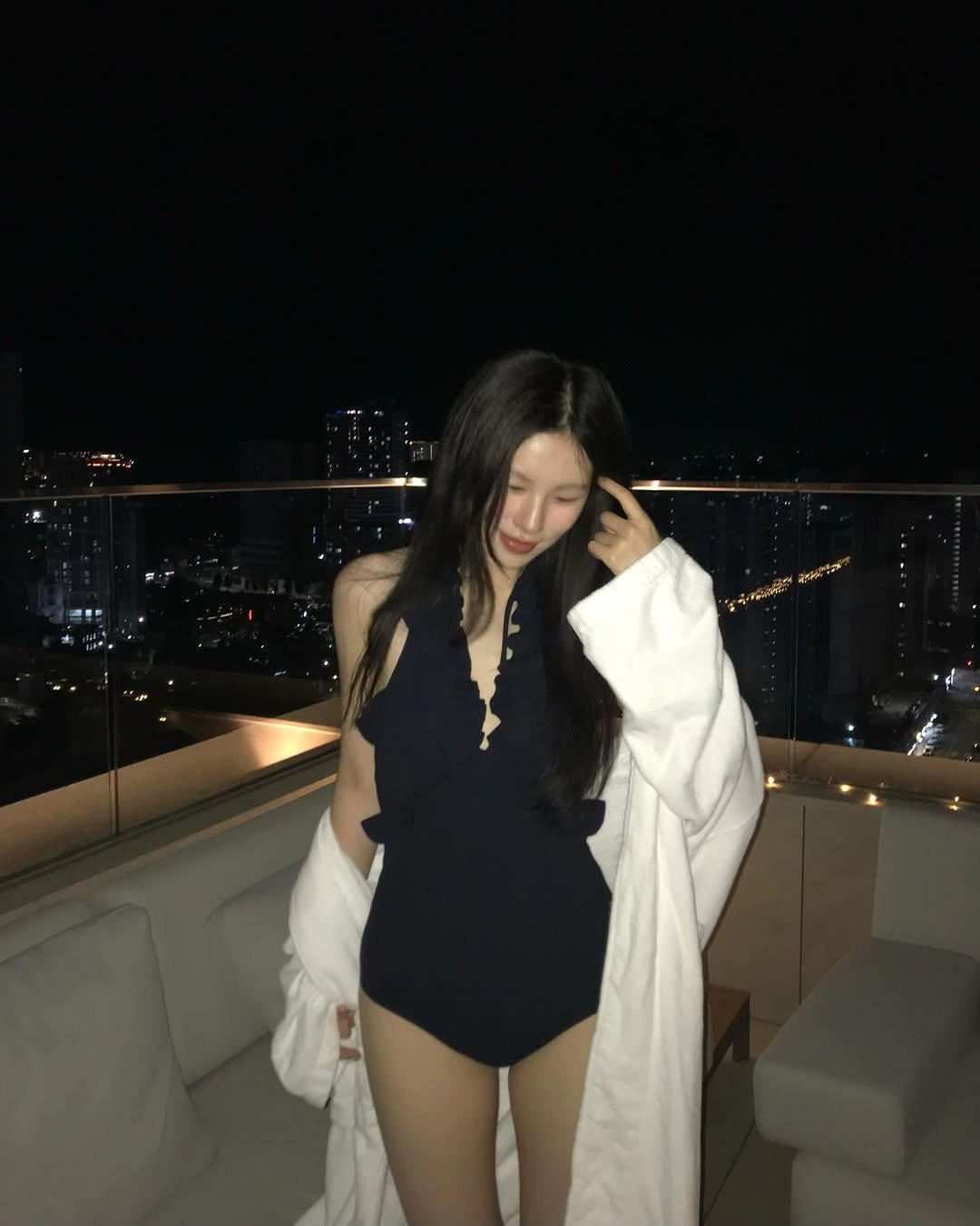 Photo by 윤비누 on September 15, 2025. May be an image of one or more people, hair and bath robe.