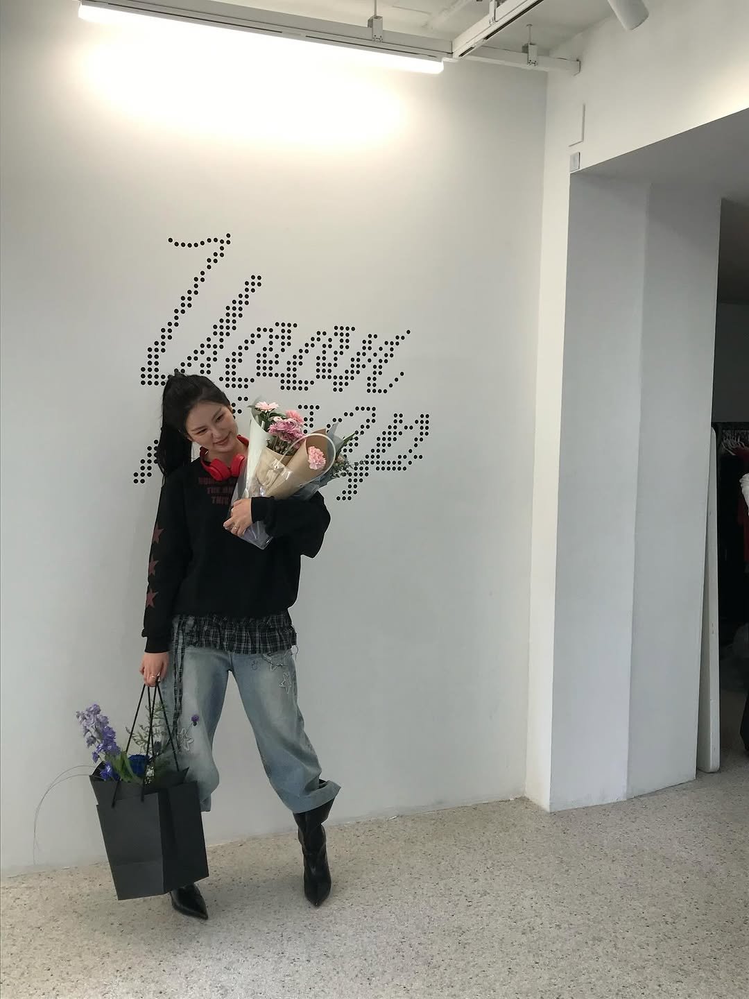 Photo shared by 윤비누 on November 02, 2025 tagging @waikeiofficial, @daynew_official, and @hoodhood_official. May be an image of text.