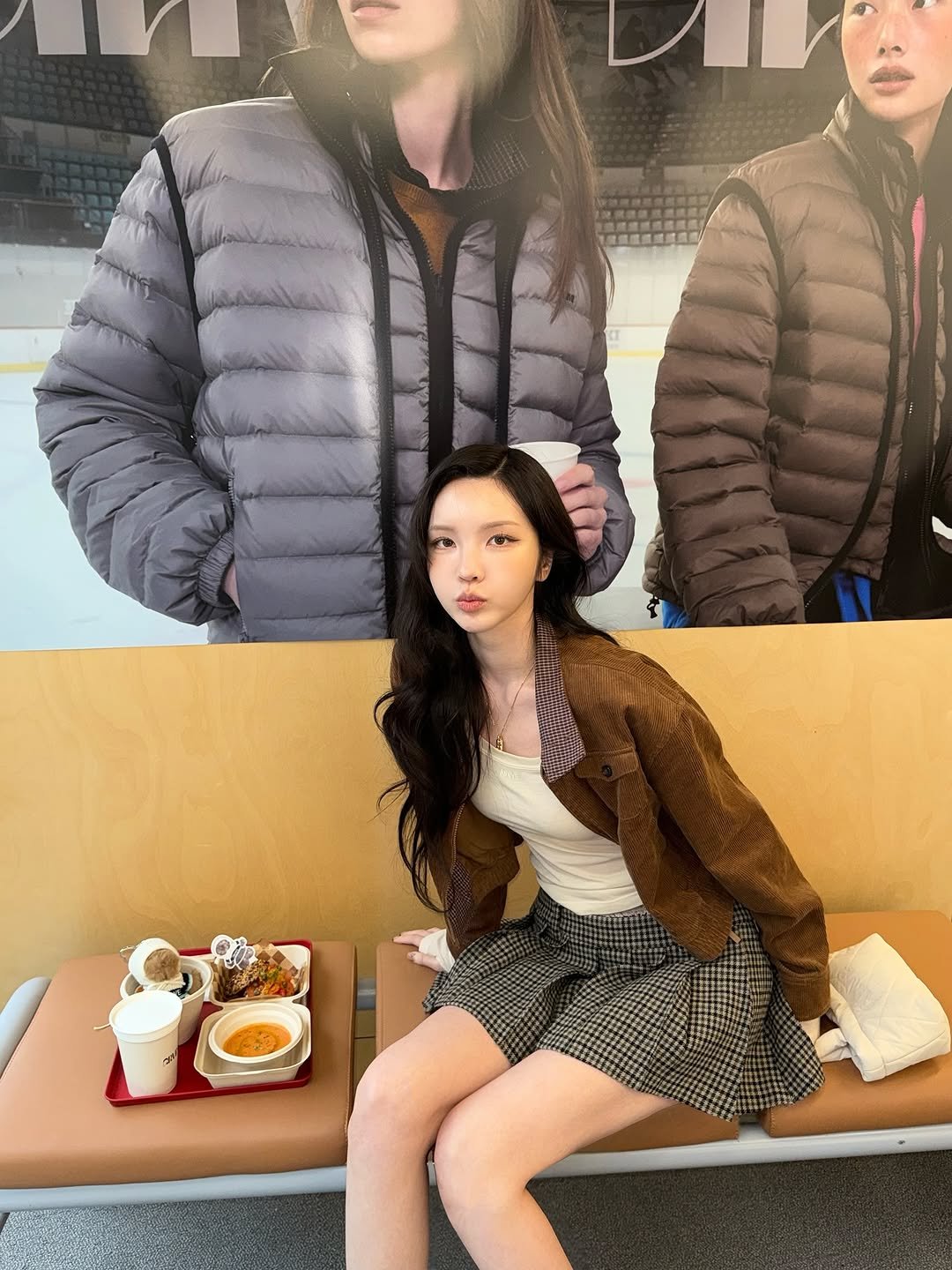 Photo by xöoos 수스 on November 01, 2025. May be an image of duffle coat, overcoat, goosedown coat, fur coat, flight jacket, parka and text.