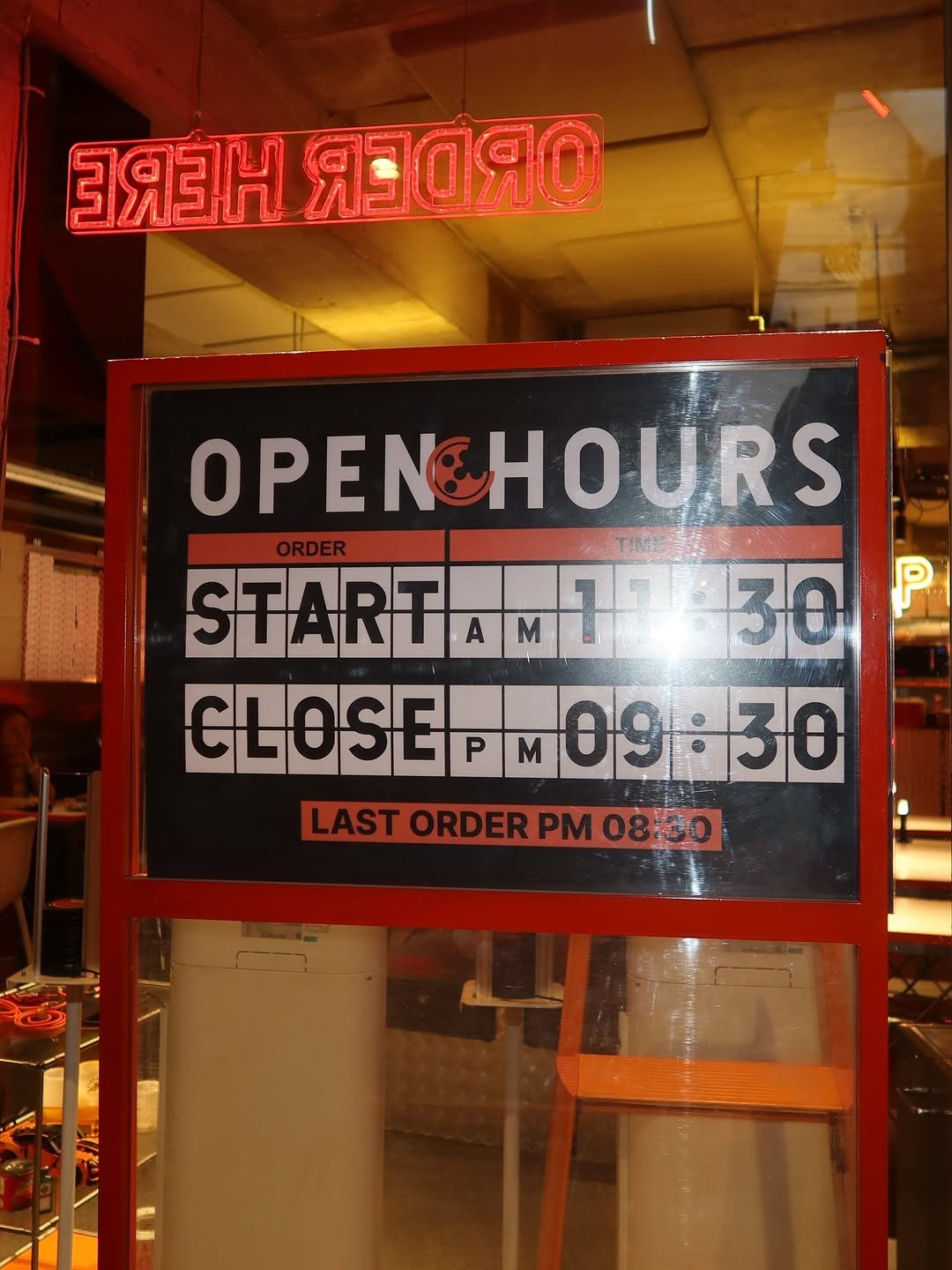 Photo by xöoos 수스 on September 10, 2025. May be an image of signboard and text that says '3R3H R3RO OPENEI OPE OPENCHOURS ORDER THu START ARTAN1T30 M CTADT 19:30 30 P CLOSE CLOSEM09:30 P PM M 09:30 09: 30 LAST LASTORDERPM0830 08:30 ORDER'.