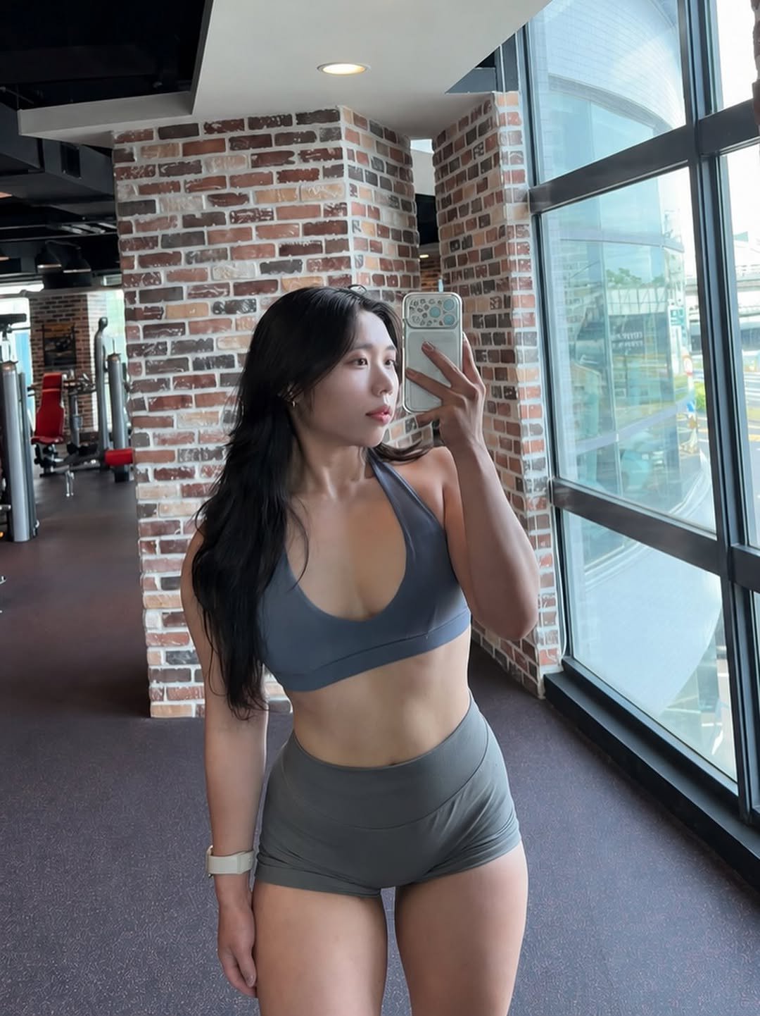 xooxxo_o 게시물 이미지: _
很少發文 因為不知道要發什麼🫨
把最近開心的事情發一篇✨
顯示ai是因為我用ai把人刪掉 🤭😵