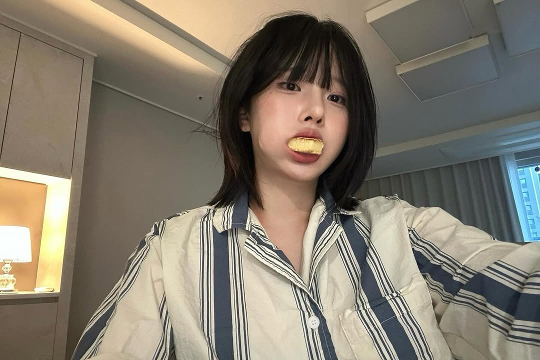 Photo by 유유 on November 12, 2025. May be an image of one or more people, hair and text.