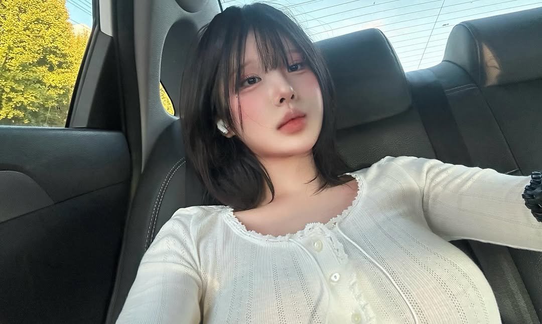 Photo by 유유 on September 25, 2025. May be a selfie of 1 person, hair and text.
