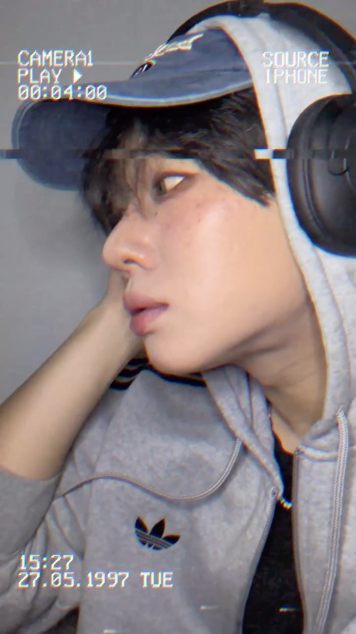 xunwo0o 게시물 이미지: I Found a Video from My Childhood…...