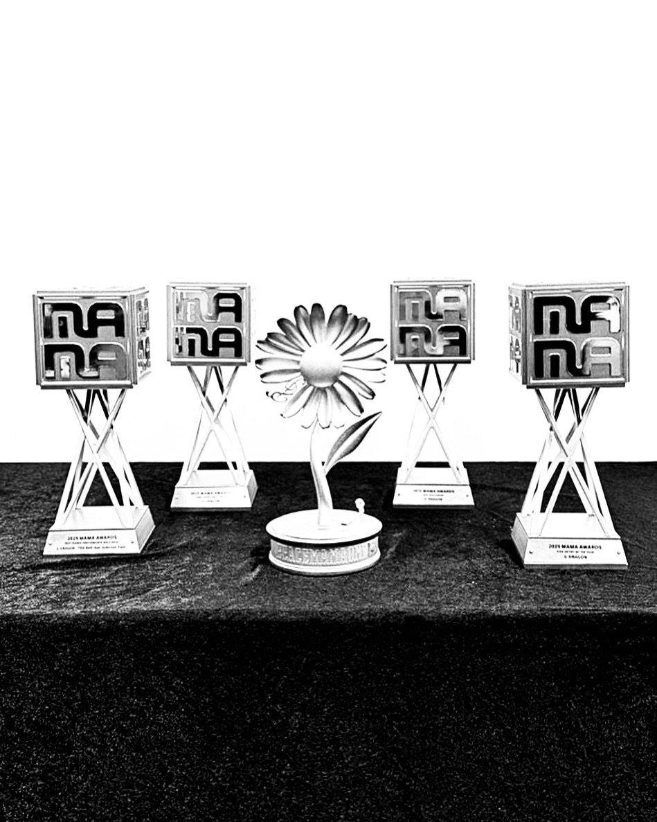 Photo by G-DRAGON on December 01, 2025. May be a black-and-white image.