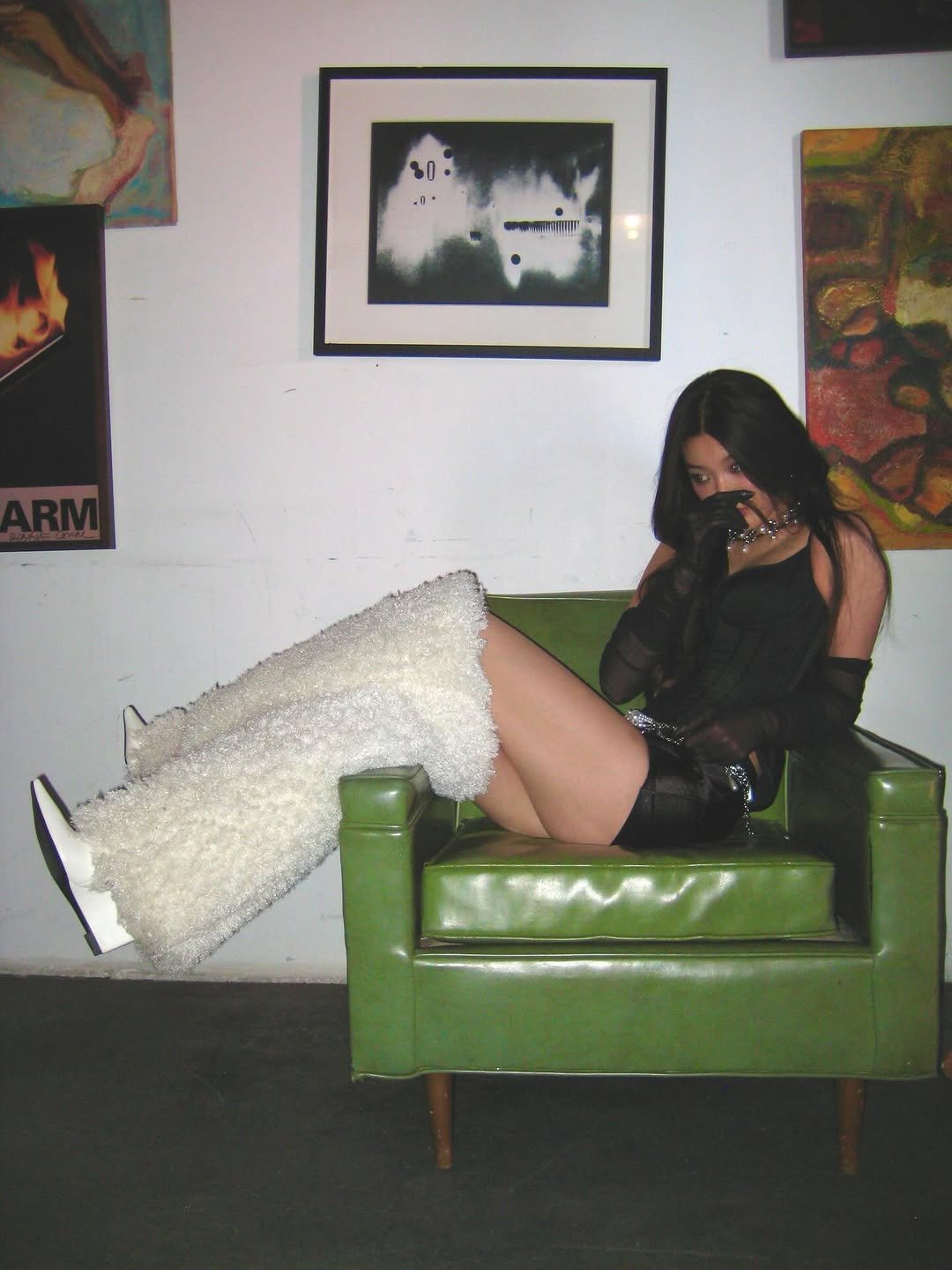 Photo by YOONCHAE JEUNG on December 26, 2025. May be an image of ‎leather, beanbag chair, futon, miniskirt, chaise lounge and ‎text that says '‎sO .0. W ق‎'‎‎.