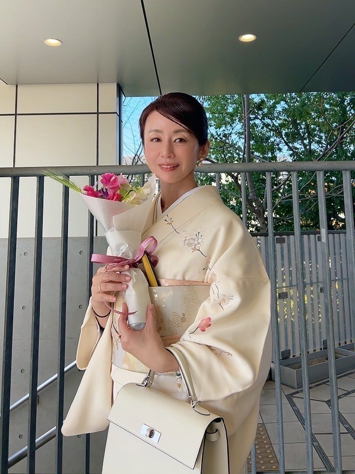 y0shimism_kr4 게시물 이미지: ハレノヒ🌸

次女が無事に卒業式を終えました👩‍🎓

あっという間の6年間。
4月からは花の女...