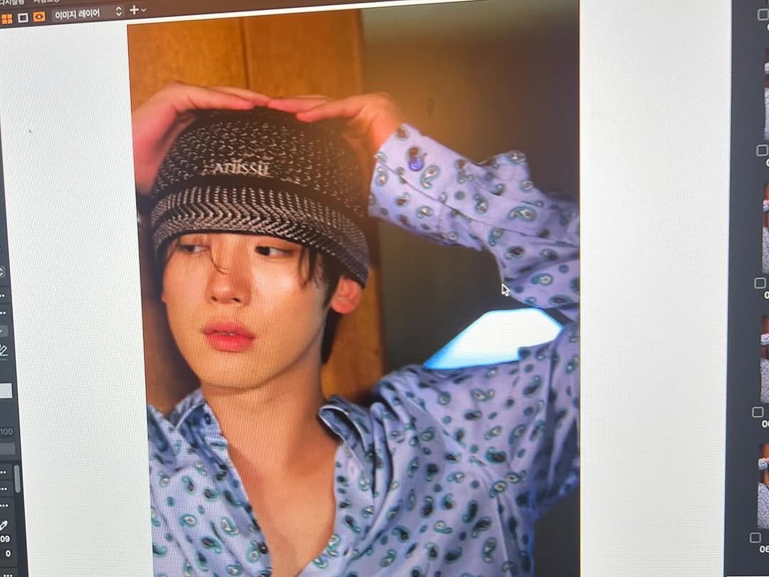 Photo by 김요한 on September 25, 2025. May be an image of bolo tie, top, beret and text that says '이미지 이미지레이어 레이어 FATIISSE I 09 0 0'.
