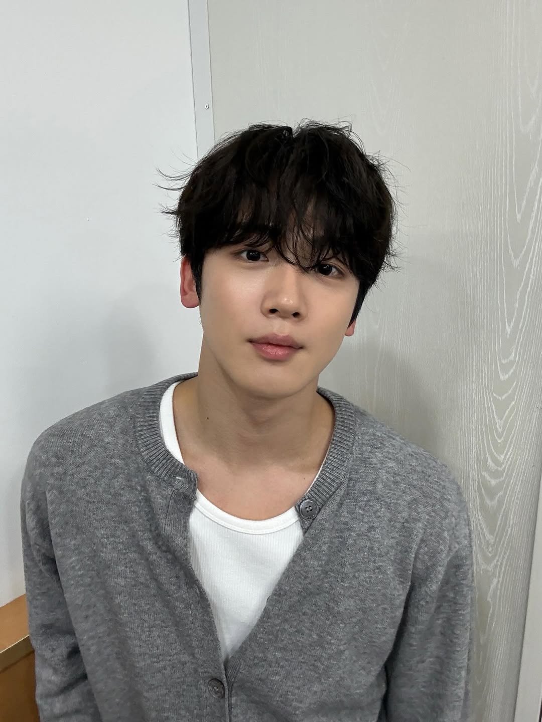 Photo by 김요한 on November 07, 2025. May be an image of one or more people, bangs and text.