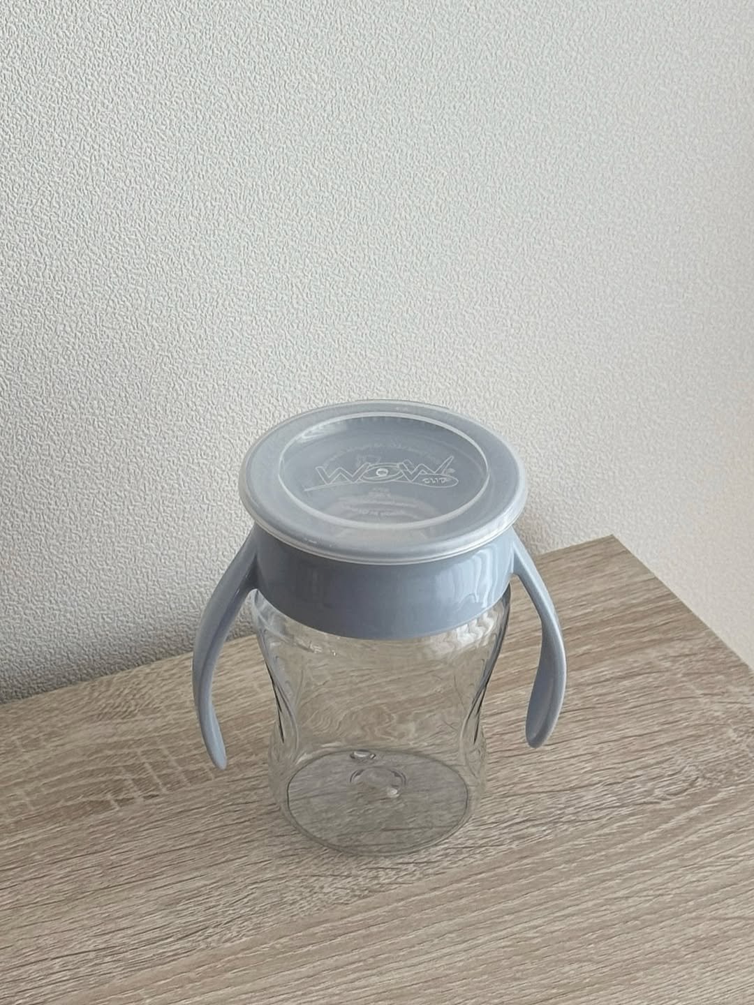 Photo shared by 윤샤샤 ◡̈ on December 19, 2025 tagging @petitelin_official. May be an image of tea maker, coffee cup, jug, coffee maker, measuring cups, canister, carafe, pitcher and text.