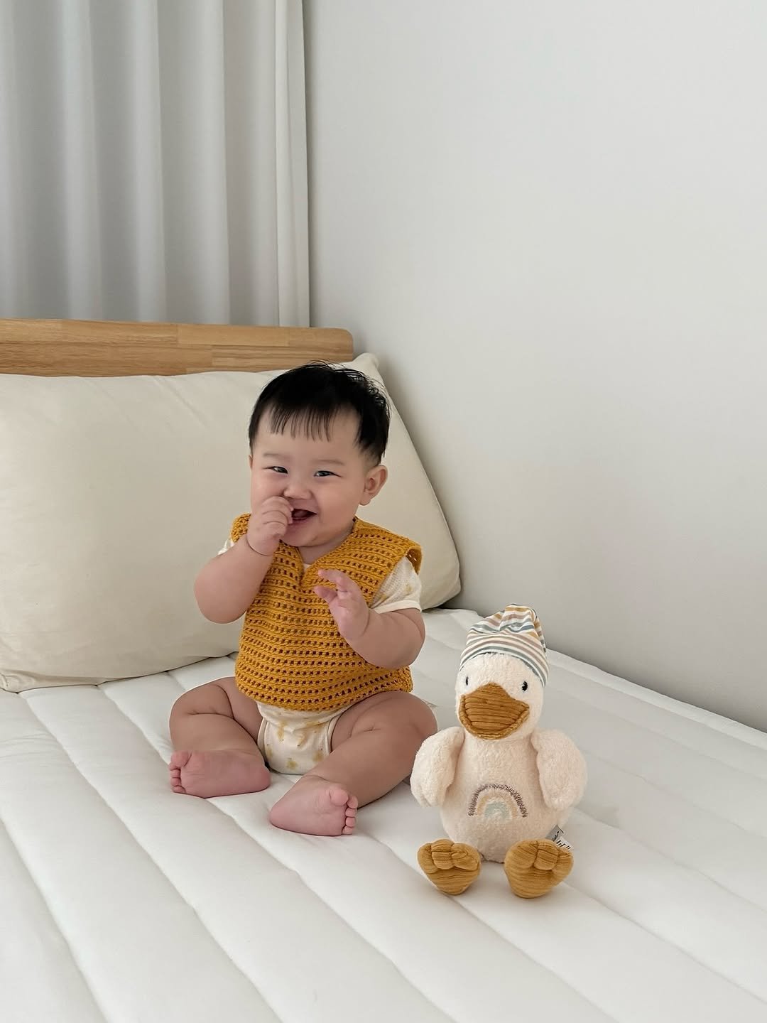 Photo shared by 윤샤샤 ◡̈ on September 28, 2025 tagging @sterntalerkorea. May be an image of 1 person, baby, baby bed, diaper, mattress, blanket, bedroom and text.