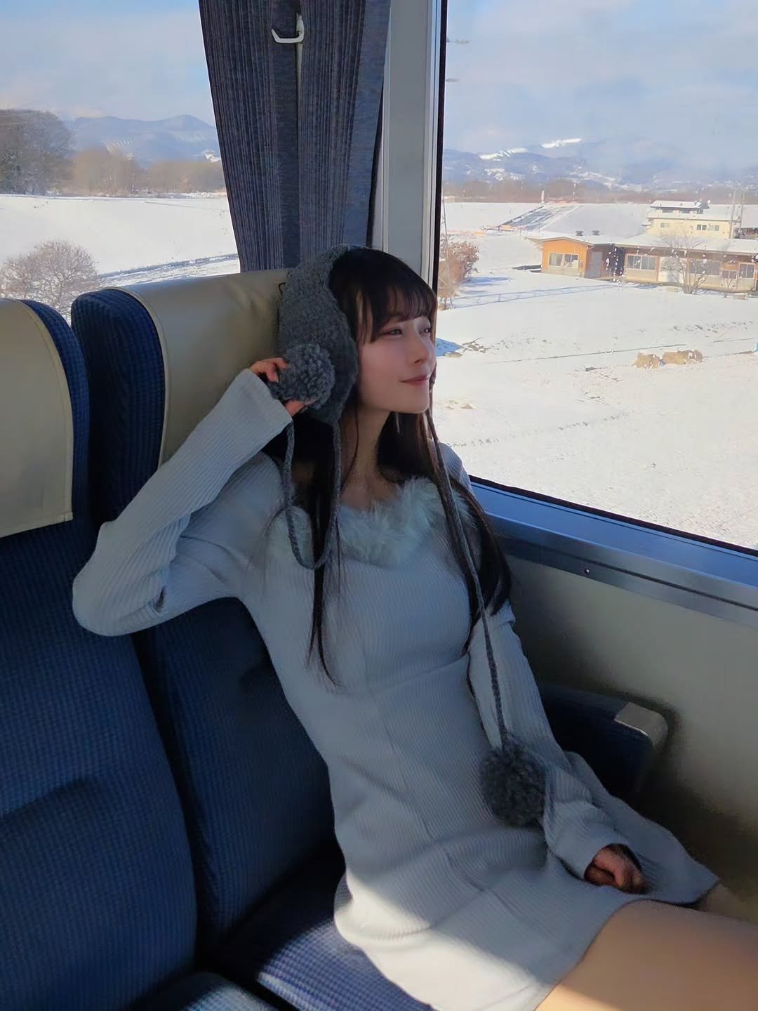 Photo by 八木奈々 on December 27, 2025. May be an image of train and text.