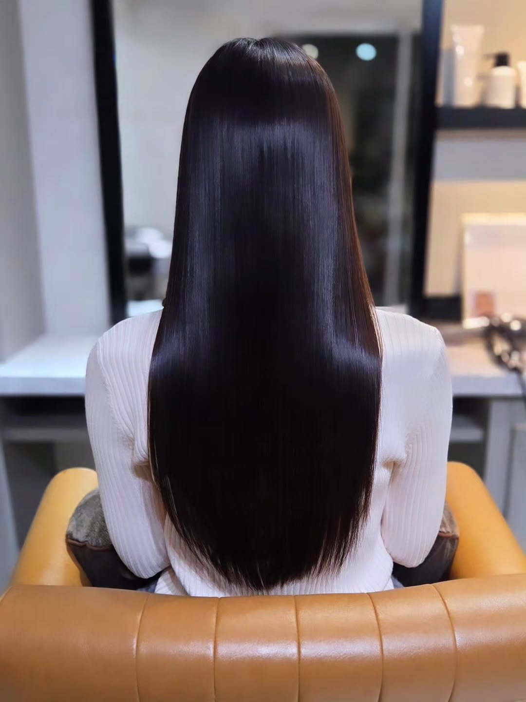 Photo by 八木奈々 on March 27, 2026. May be an image of one or more people, long hair and text.