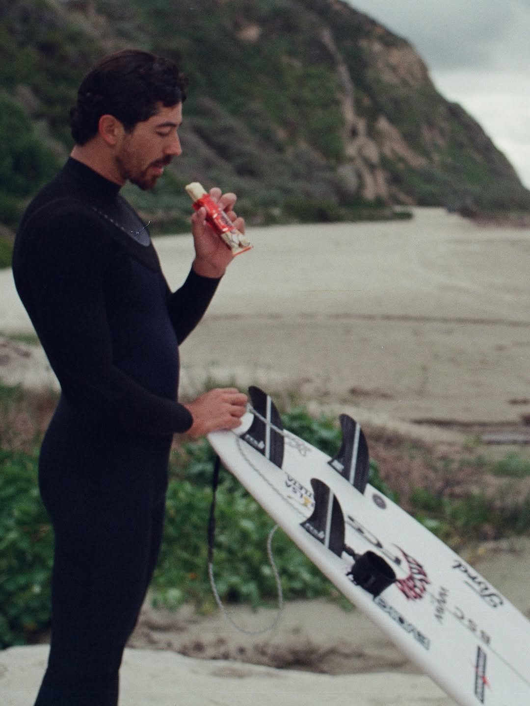 Photo shared by yAGO doRA on April 03, 2026 tagging @integralmedica. May be an image of surfboard, skateboard, wetsuit, water, ocean and text.