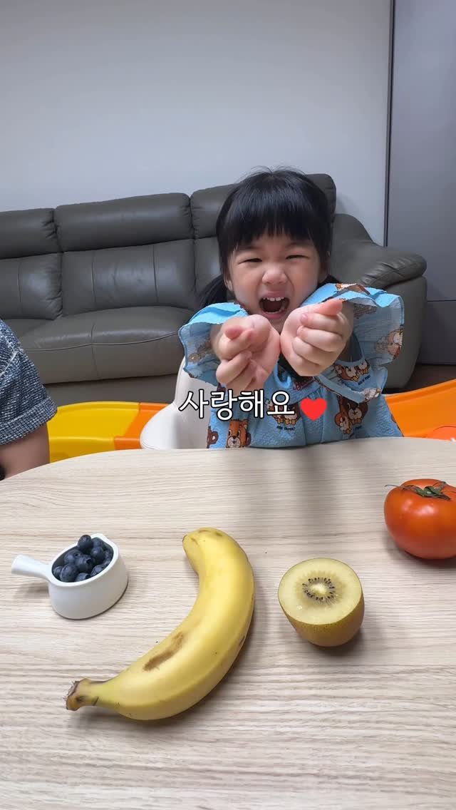 yaksa__bubu 게시물 이미지: 주말 잘 보내고 계신가요?😀

요즘 엄마아빠가 항상 영상, 사진찍고 있으니
첫째...