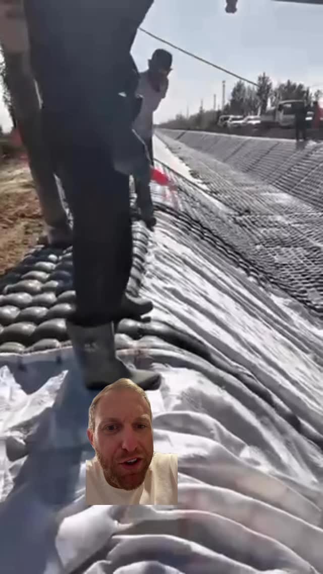 yallwatchthis_ 게시물 이미지: New way to pour concrete