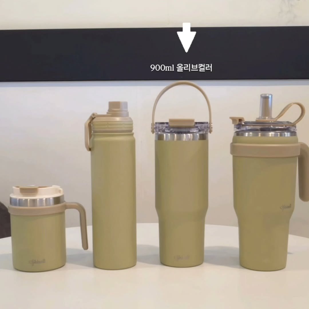 Photo by 얌혜민 | YAM HYEMIN on July 28, 2025. May be an image of tea maker, canister, jug, bottle, carafe, water bottle and text that says '900ml 올리브컬러'.