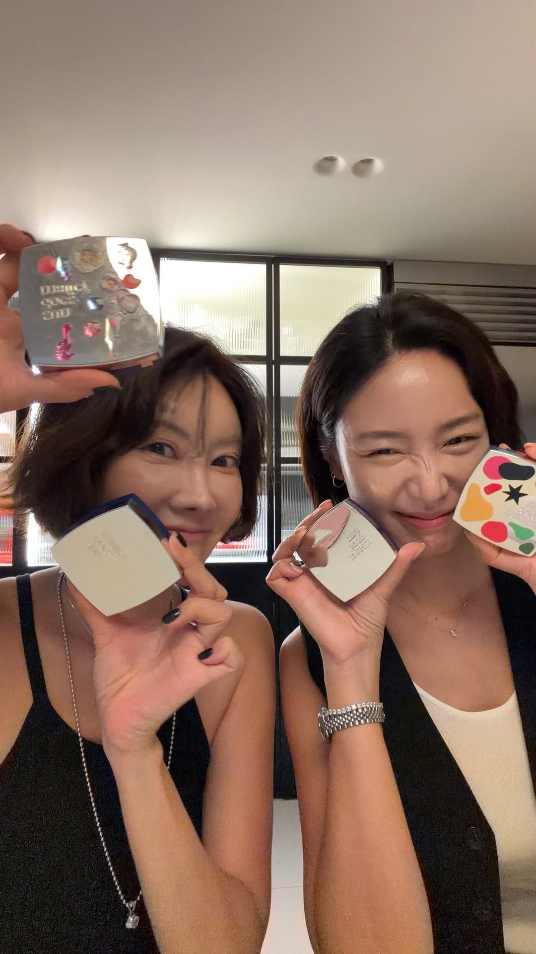 yangmeera 게시물 이미지: -
파데밤 라방하면서 선오픈했어요!
얼굴 리프팅까지 되는거 대박이죠???
너무...
