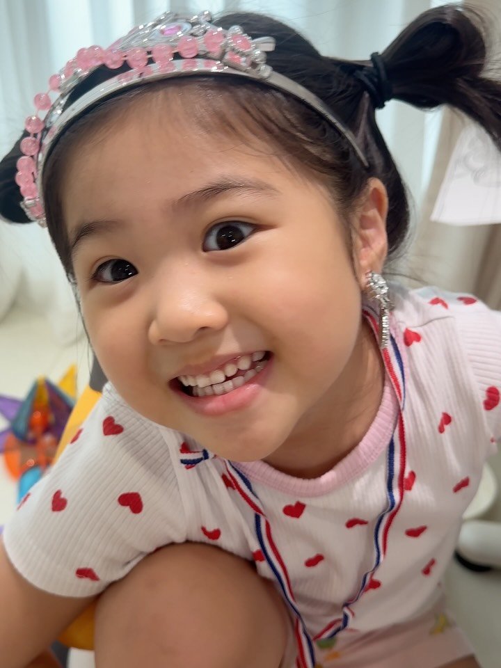 yangmeera 게시물 이미지: -
하아....공부는 모르겠고....
일단 책상 의자부터...