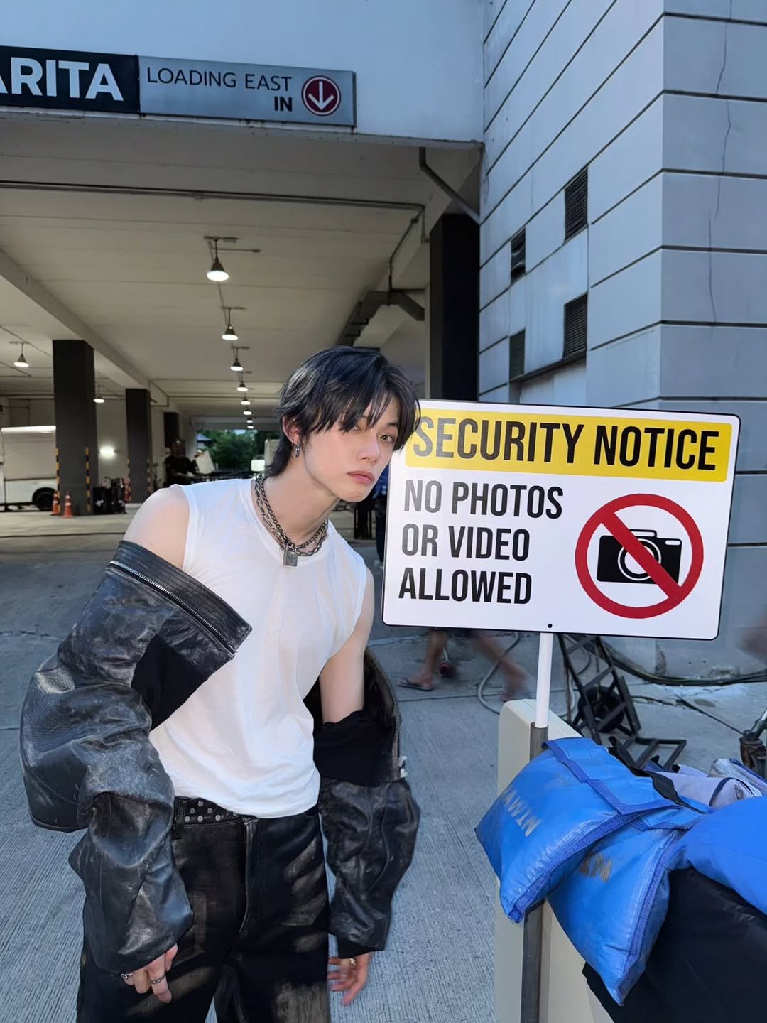 Photo by YEONJUN on November 14, 2025. May be an image of ‎padlock and ‎text that says '‎RITA اا N SECURITY NOTICE NO PHOTOS OR VIDEO ALLOWED‎'‎‎.