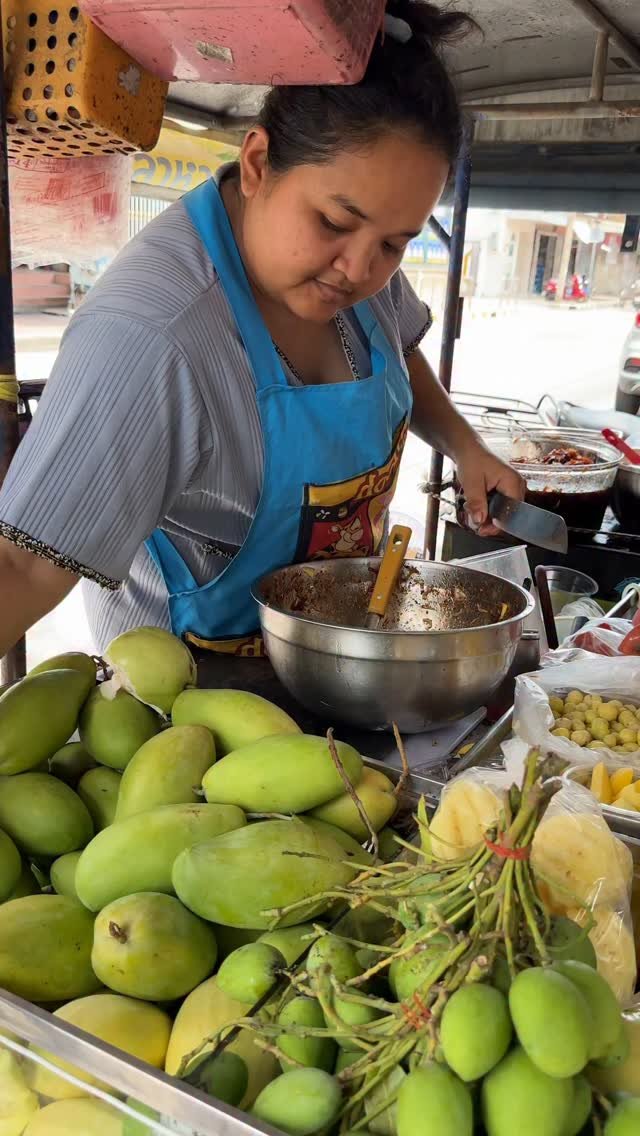 ybeattv_shorts 게시물 이미지: A famous mango salad in Thailand!!!
