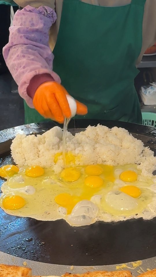 ybeattv_shorts 게시물 이미지: Delicious egg fried rice that you must eat...