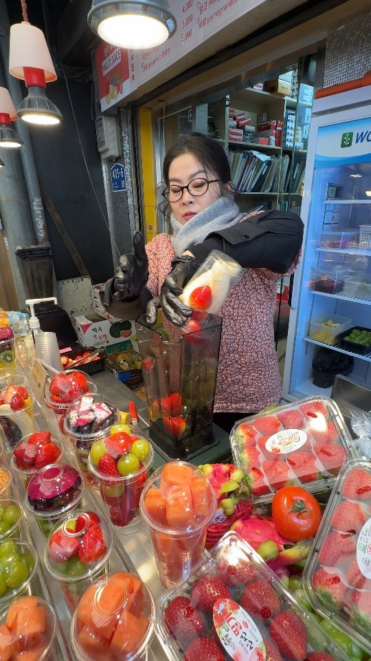 ybeattv_shorts 게시물 이미지: Sweet strawberry banana juice that you must...