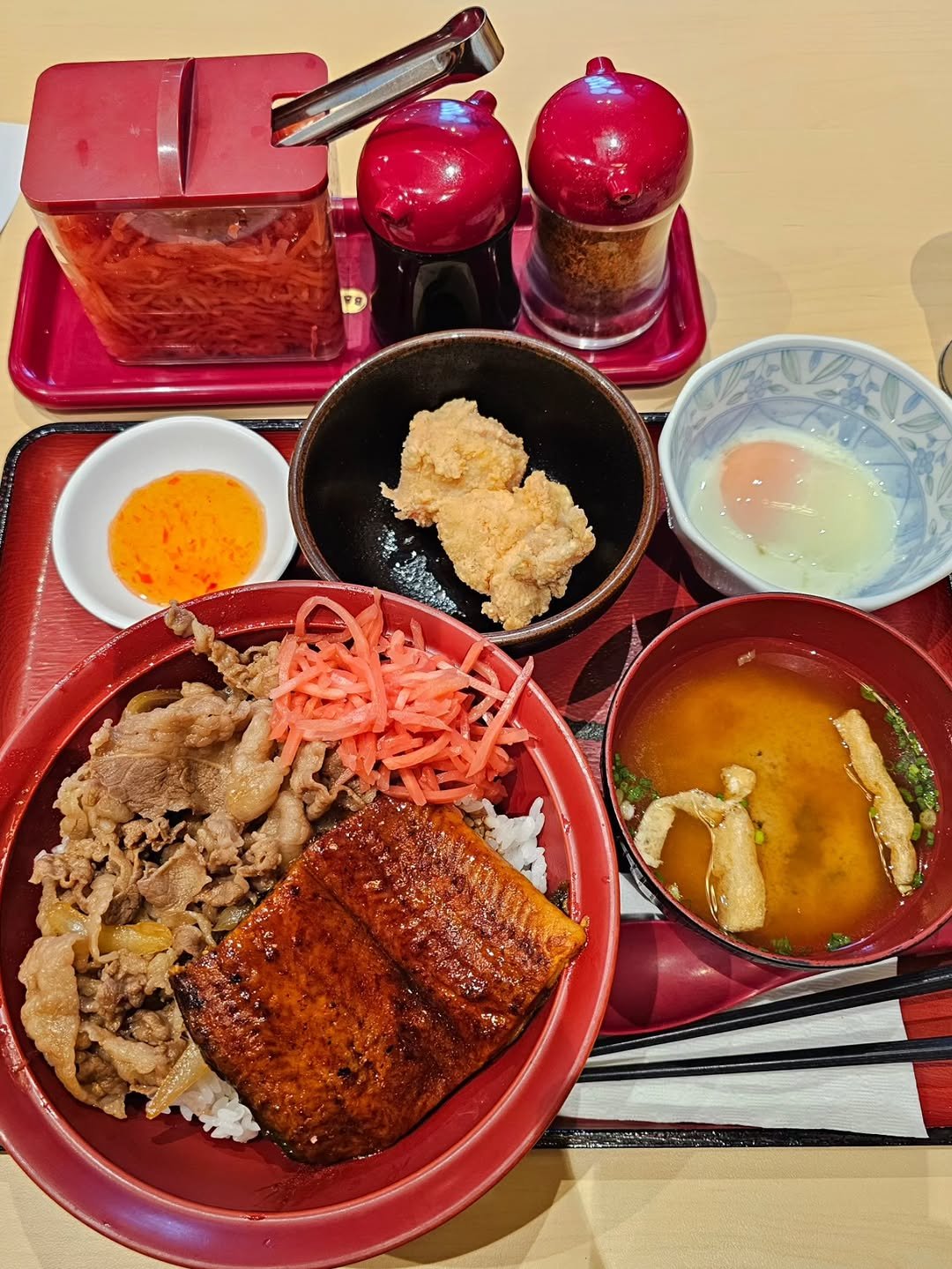ybeattv_shorts 게시물 이미지: Delicious Japanese eel beef rice bowl!!!