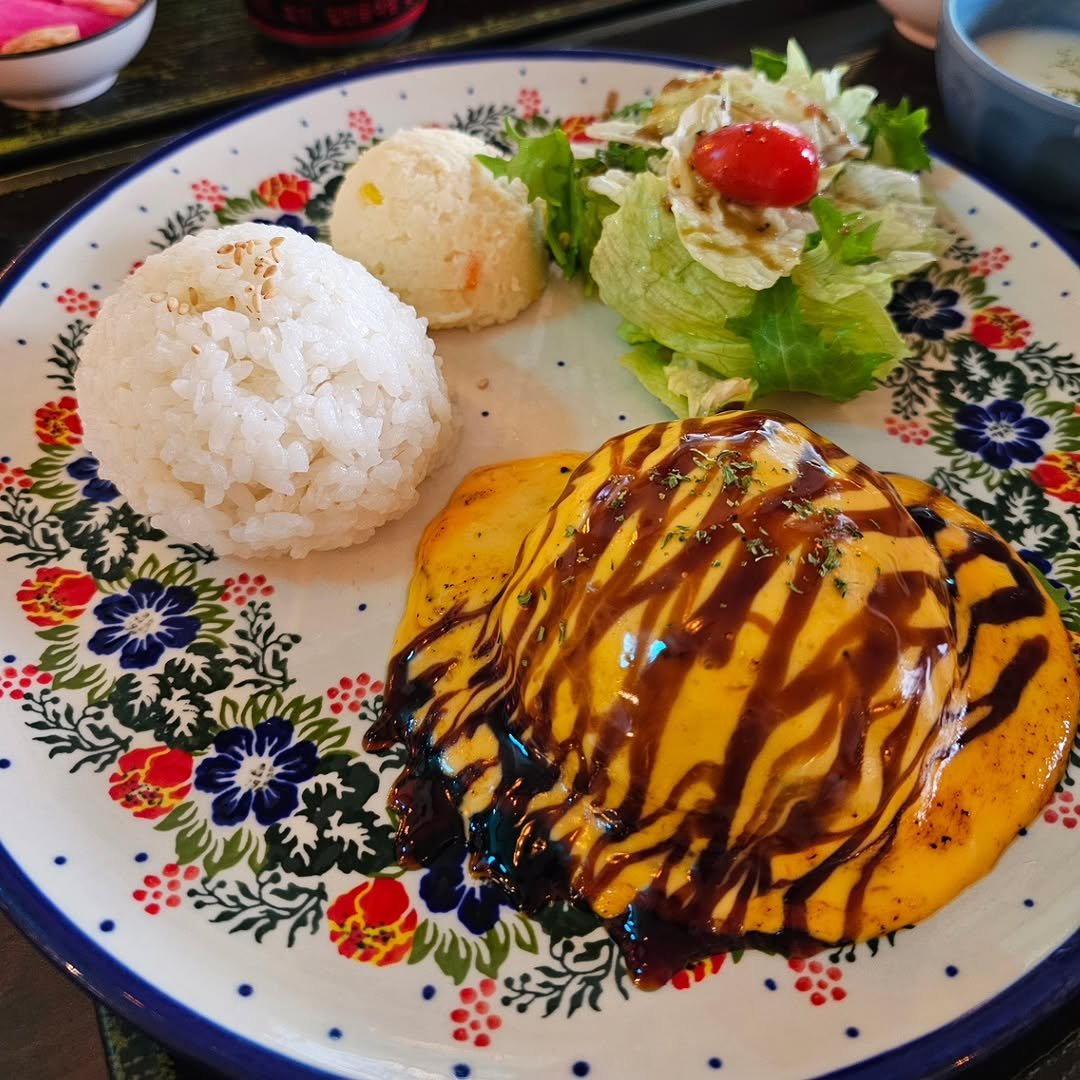 Photo by YB EATTV Shorts on February 20, 2026. May be an image of omelet, cutlet and text.