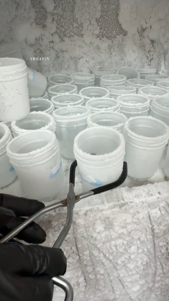 ybeattv_shorts 게시물 이미지: Rose latte that puts the fast-cold roses in a...