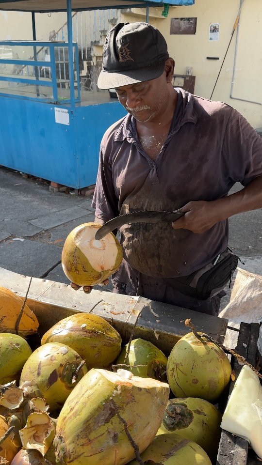 ybeattv_shorts 게시물 이미지: Cool coconut water you have to drink when you...