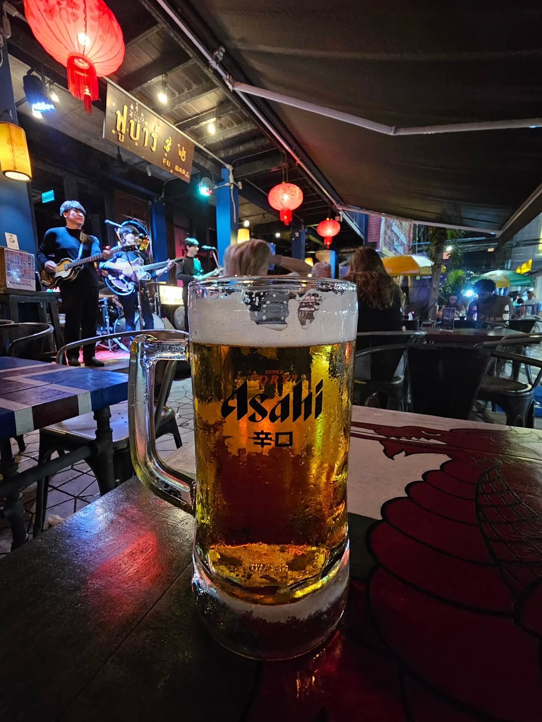 ybeattv_shorts 게시물 이미지: A cold beer on Khao San Road! 🍺😄