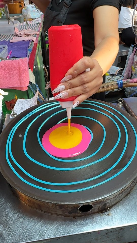 ybeattv_shorts 게시물 이미지: Rainbow Banana Insect Crepe You Have To Eat...