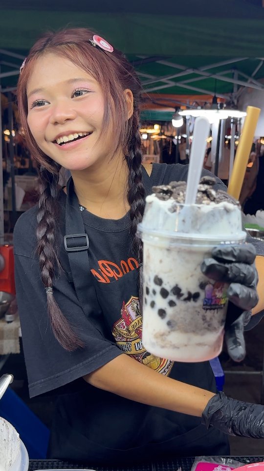 ybeattv_shorts 게시물 이미지: Chocolate milk drink from a cute girl in Thailand!!!