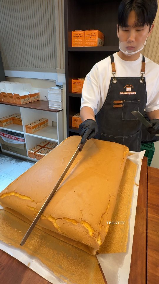 ybeattv_shorts 게시물 이미지: Soft giant castella that you must eat when you...