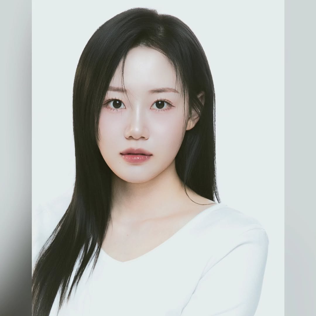 Photo shared by 권예슬 on May 01, 2025 tagging @jojaeyoon__, @minamooya, and @hakkukku.