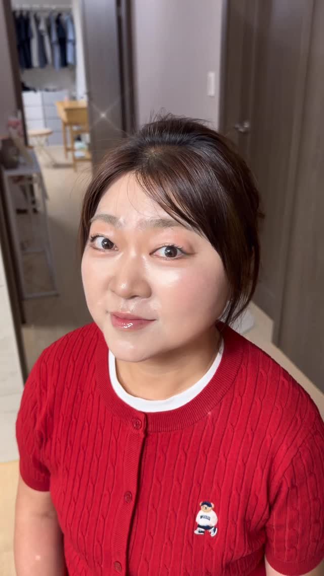 ye_chan000328 게시물 이미지: 여자친구가 엄마 화장해주기

여자친구가 엄마께 처음으로 화장을 해드렸는데
진짜 레전드...