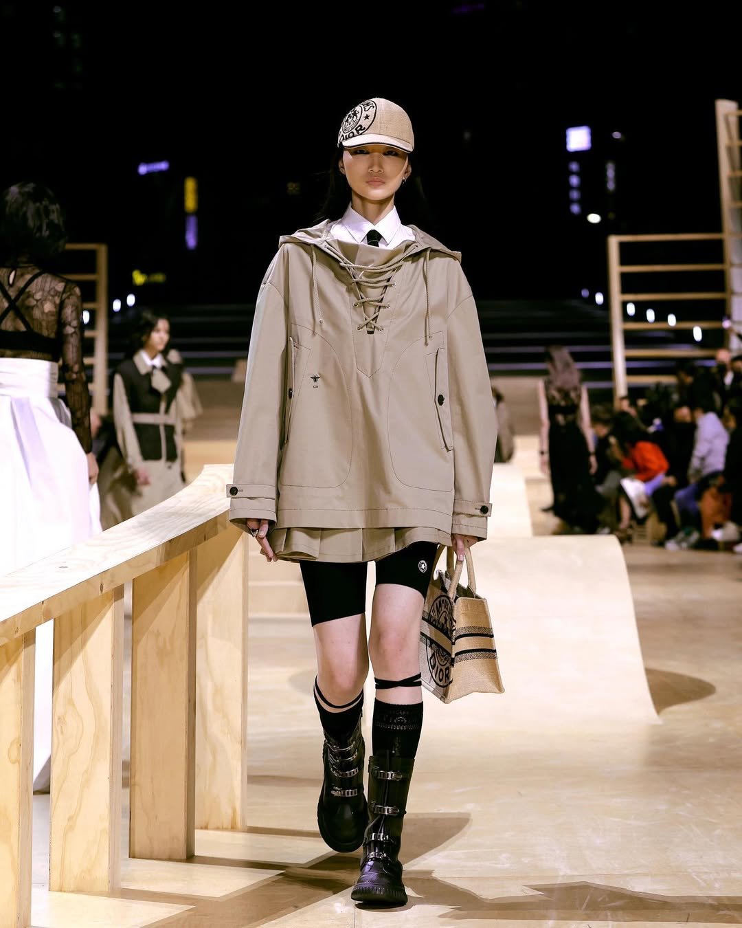 Photo by Yein in 이화여자대학교 Ewha Womans University with @elinsvahn_, @dior, @peterphilipsmakeup, @emperor.lee, @ewha.w.univ, and @mariagraziachiuri.